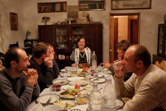 Family Dinner Table
 chats over a family dinner table de B&B Iris