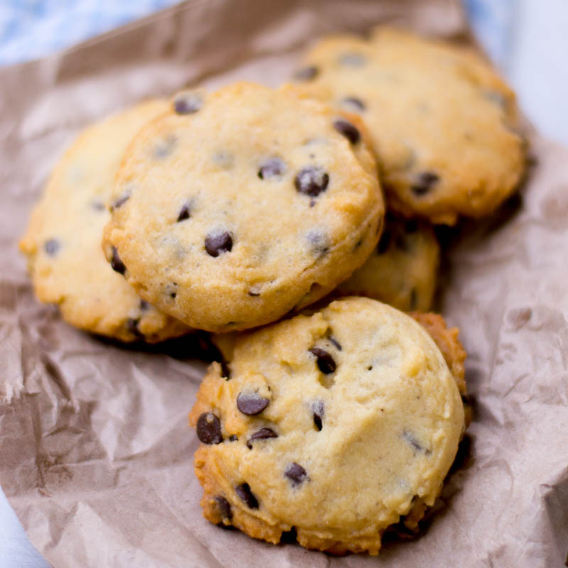 Famous Amos Chocolate Chip Cookies
 Copy Cat Famous Amos Chocolate Chip Cookie Recipe