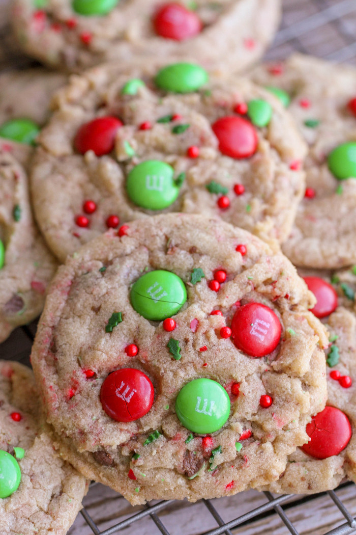 Favorite Christmas Cookies
 FAVORITE Christmas Cookies recipe