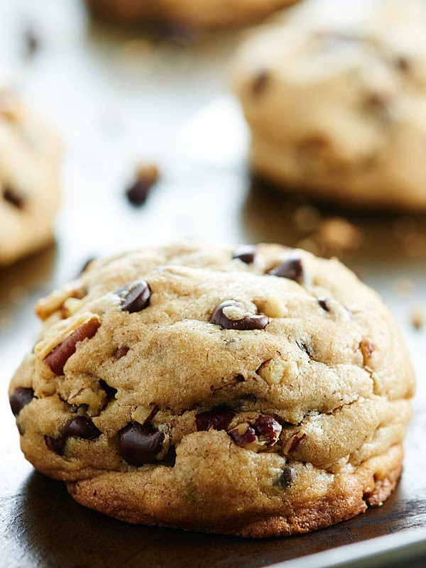 Fluffy Chocolate Chip Cookies
 Fluffy Chocolate Chip Cookies Recipe w Toasted Pecans