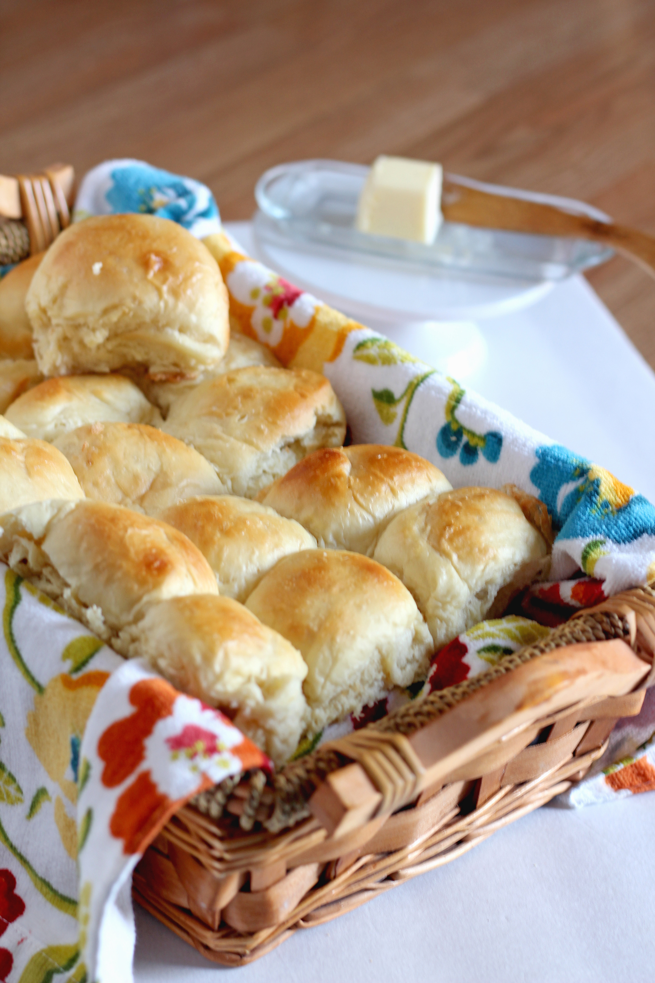 Fluffy Dinner Rolls
 Fluffy Make Ahead Dinner Rolls