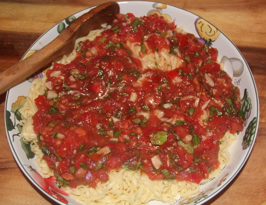 Fresh Tomato Pasta Sauce
 Pasta with Fresh Tomato Sauce