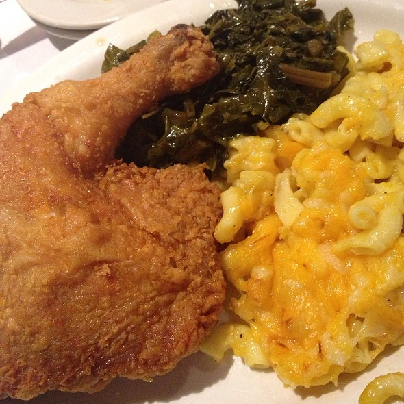 Fried Chicken Mac And Cheese
 Fried Chicken And Macaroni And Cheese