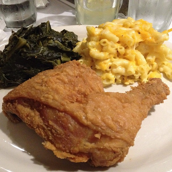 Fried Chicken Mac And Cheese
 Fried Chicken With Collard Greens And Macaroni And Cheese