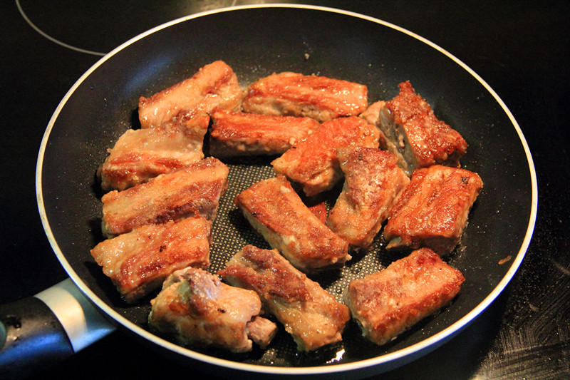 Fried Pork Ribs
 Spicy Pan Fried Pork Ribs with Peppers – Paws The Plate