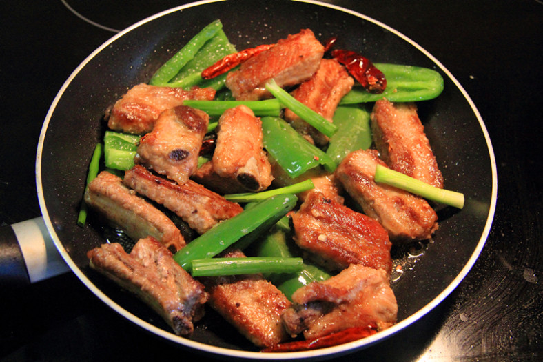 Fried Pork Ribs
 Spicy Pan Fried Pork Ribs with Peppers