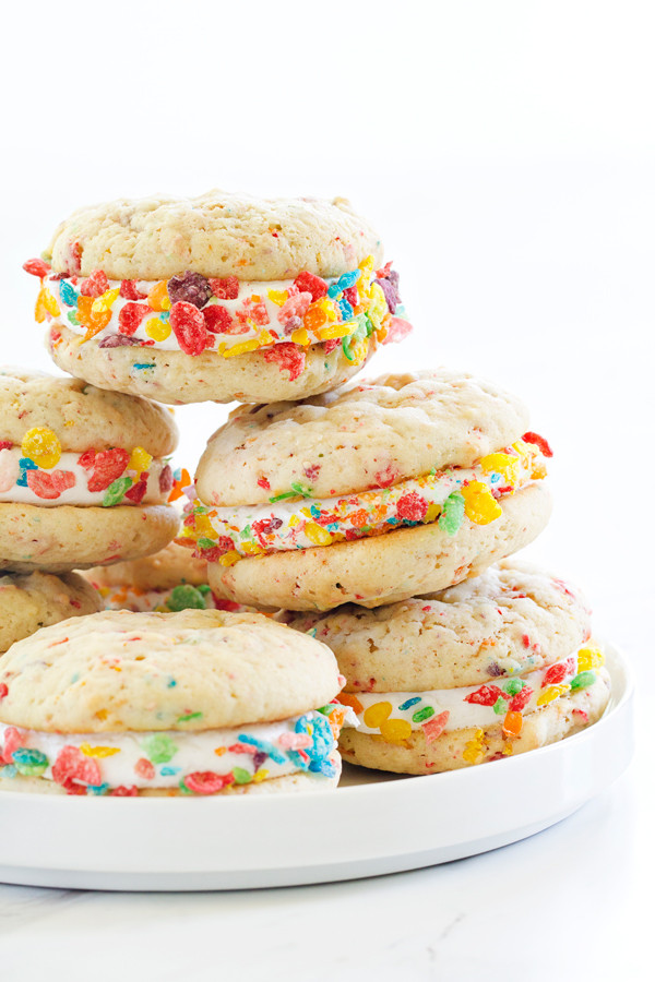 Fruity Pebbles Desserts
 Fruity Pebbles Whoopie Pies – My Baking Addiction