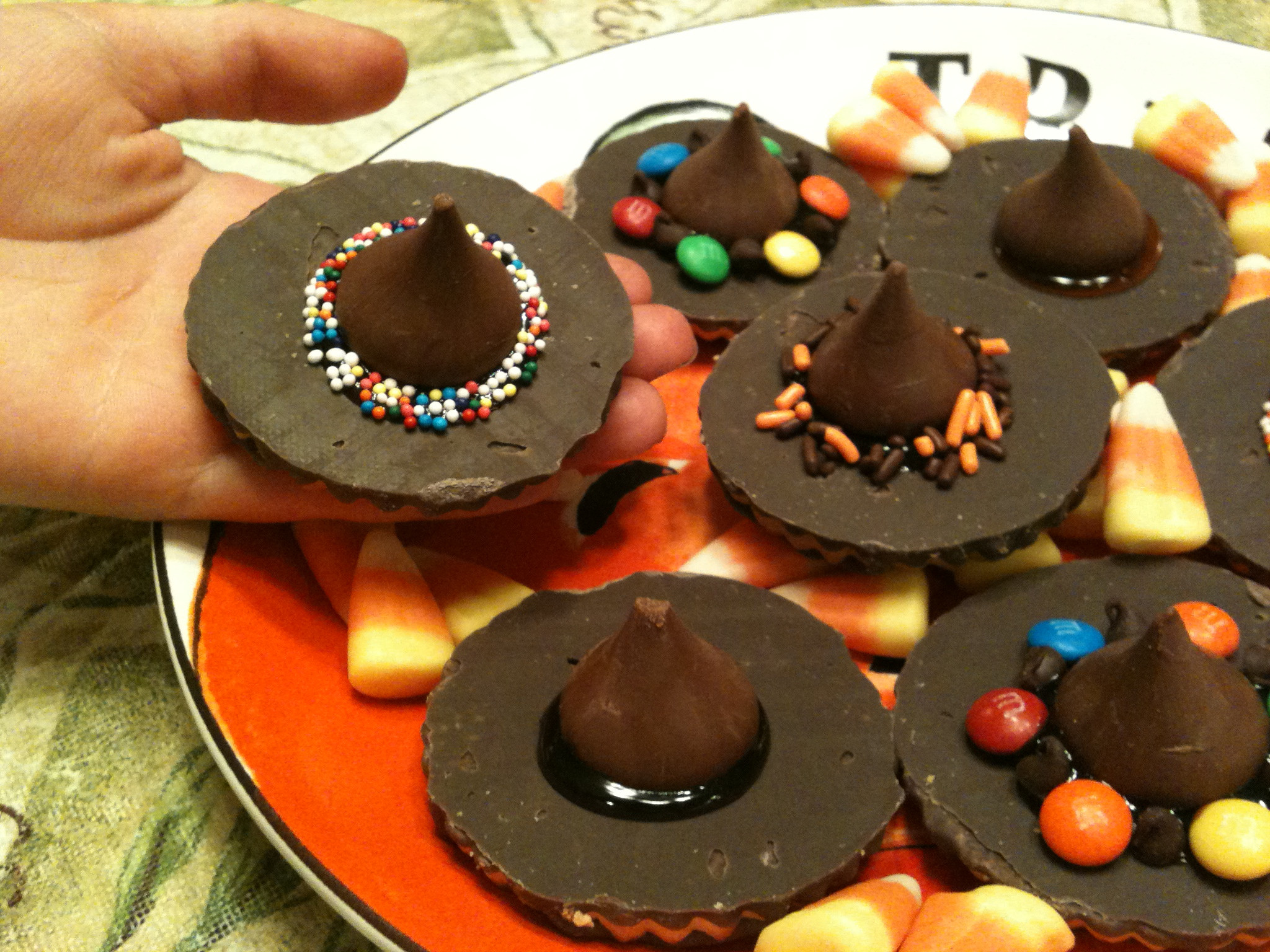 Fun Halloween Desserts
 Halloween Treats Your Kids Can Make momsxyz
