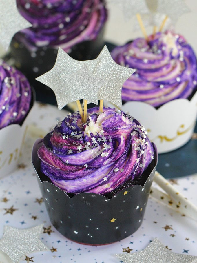 Galaxy Cake Recipe
 Galaxy Cupcakes With a Trick VIDEO Sweet and Savory