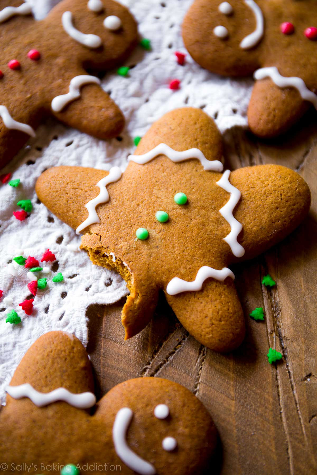 Gingerbread Cookies Easy
 My Favorite Gingerbread Men Recipe Sallys Baking Addiction