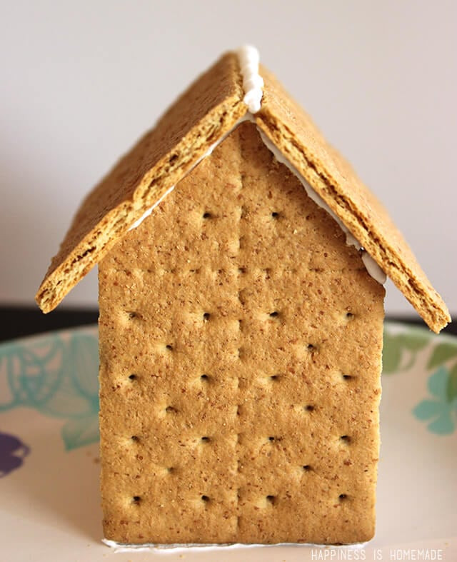 Gingerbread House With Graham Crackers
 How to Make Graham Cracker Gingerbread Houses Happiness