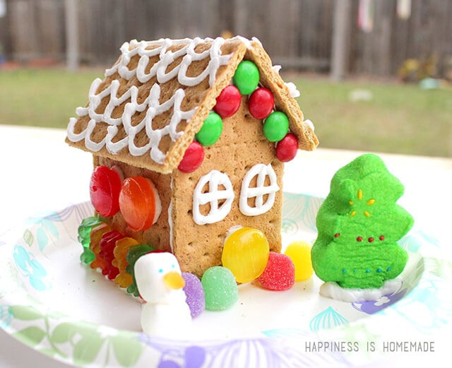 Gingerbread House With Graham Crackers
 How to Make Graham Cracker Gingerbread Houses Happiness