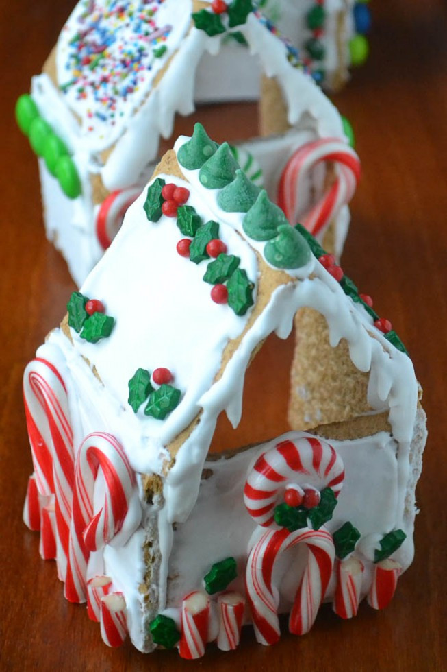 Gingerbread House With Graham Crackers
 Graham Cracker Gingerbread House Votives