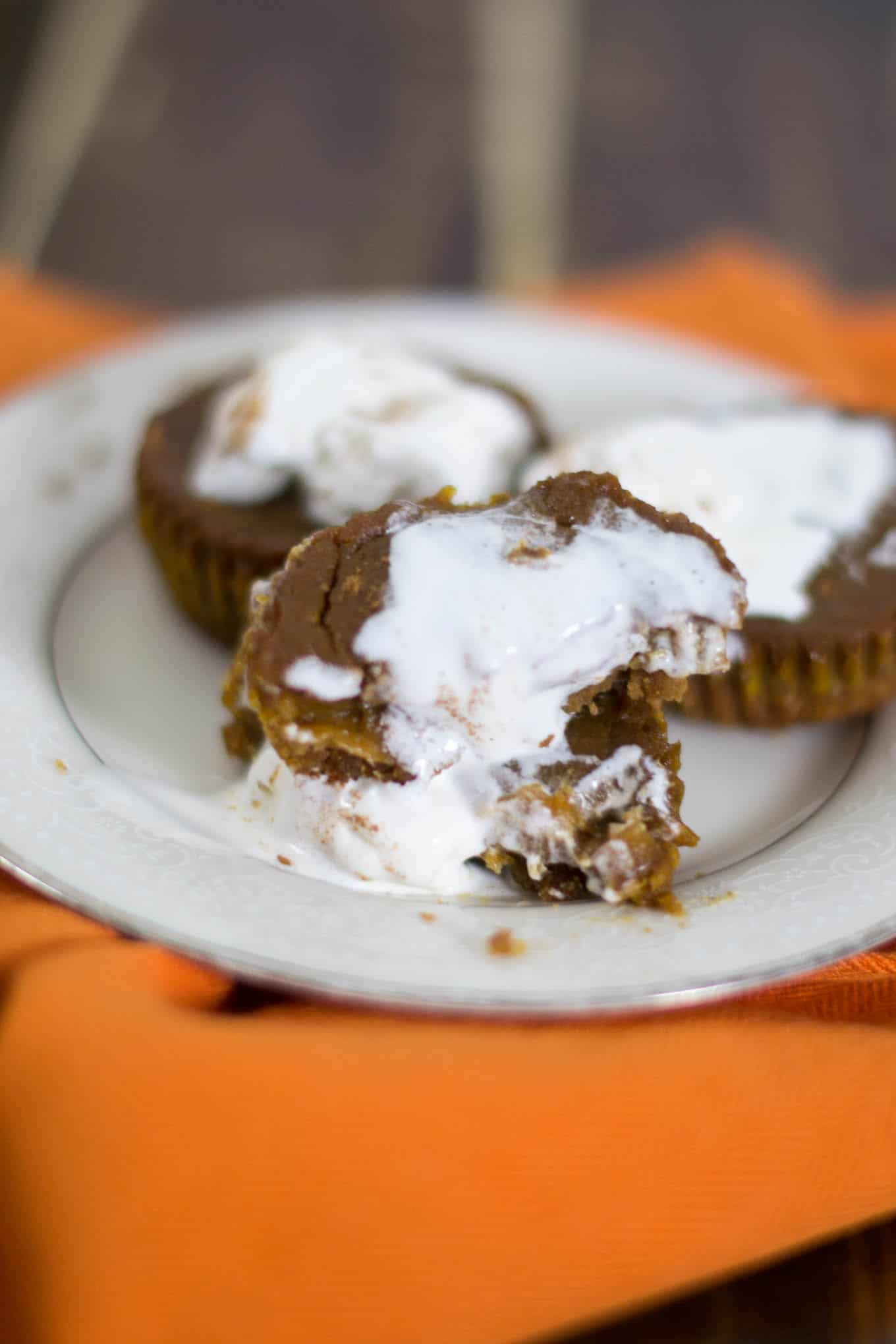 Graham Cracker Crust Pumpkin Pie
 Mini Vegan Pumpkin Pies recipe with Homemade Graham