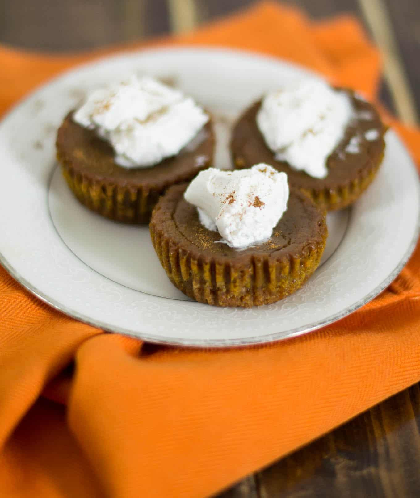 Graham Cracker Crust Pumpkin Pie
 Mini Vegan Pumpkin Pies recipe with Homemade Graham