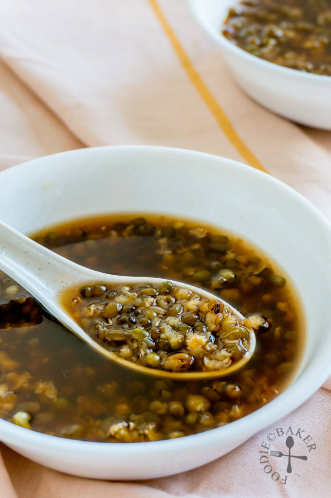 Green Bean Soup
 Mom s 3 Ingre nt Green Bean Soup [Mung Bean Soup 绿豆汤]