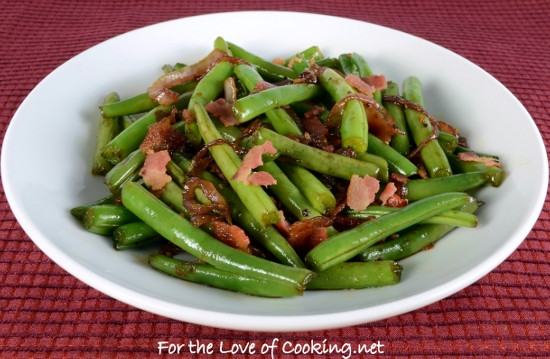 Green Beans With Bacon And Onion
 Soy and Garlic Green Beans with Bacon and Caramelized Red