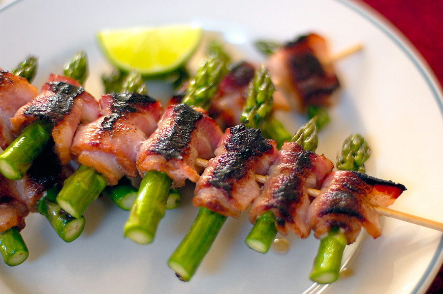 Grilled Bacon Wrapped Asparagus
 YummyLocal