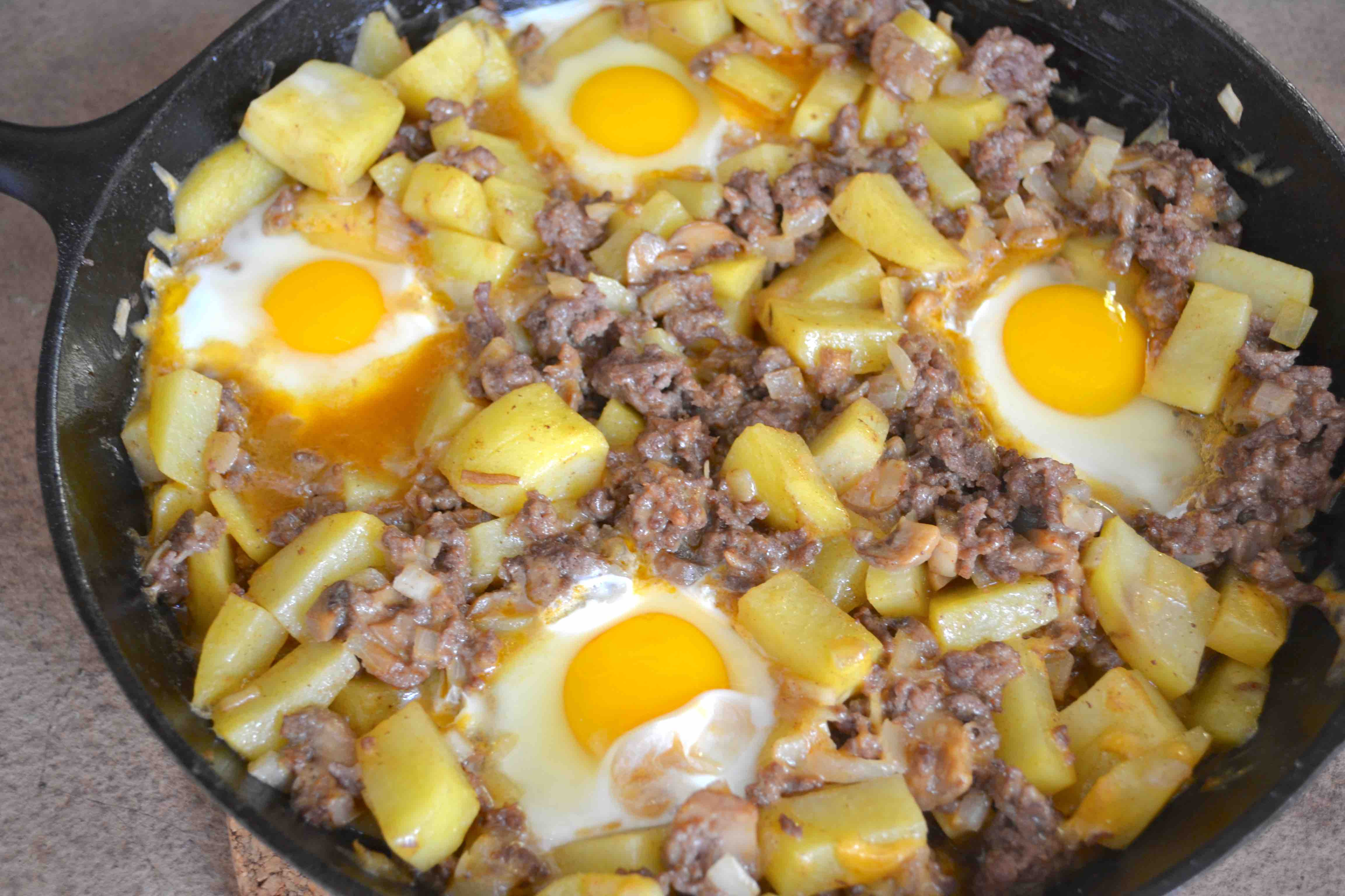 Ground Beef And Eggs
 ground beef hash breakfast