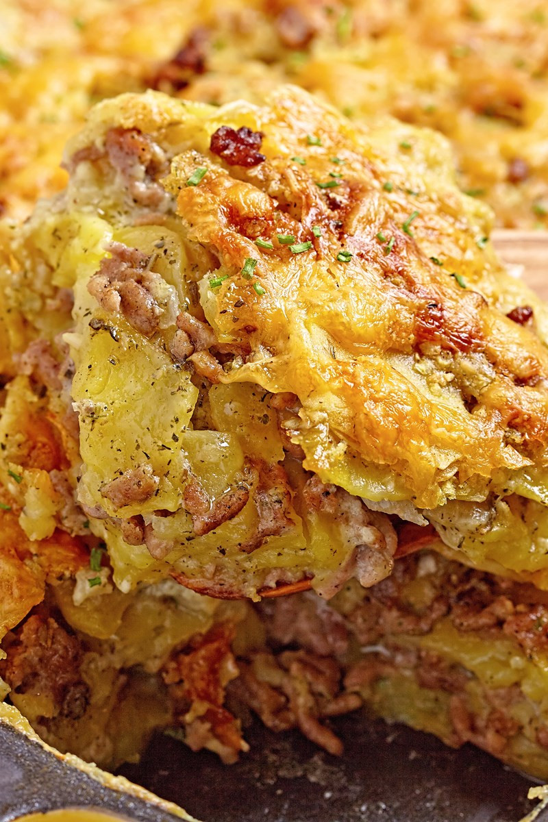 Ground Beef And Potato Casserole
 Cheesy Ground Beef and Potato Casserole