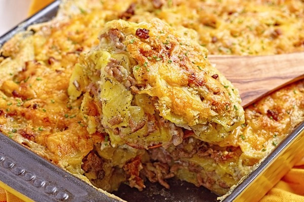 Ground Beef And Potato Casserole
 Cheesy Ground Beef and Potato Casserole