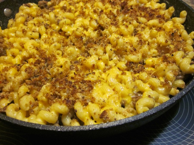 Ground Beef Mac And Cheese
 Macaroni and Cheese with Ground Beef – My Favourite Pastime
