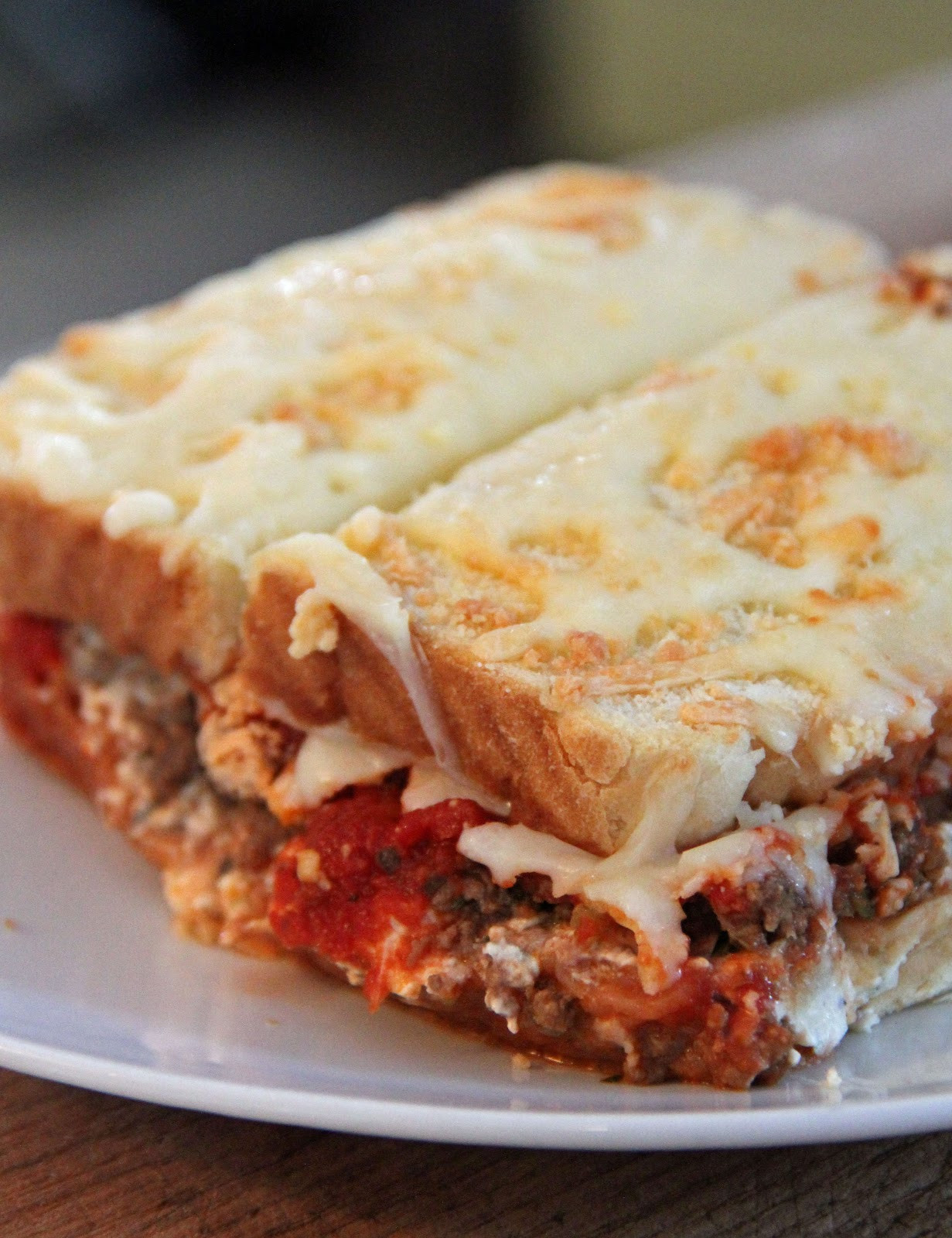 Ground Beef Sandwich
 Jo and Sue Ground Beef Sandwich Casserole