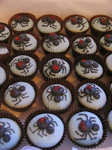 Halloween Cupcakes Decorations
 Healthiana Halloween Cupcake Decorating Ideas