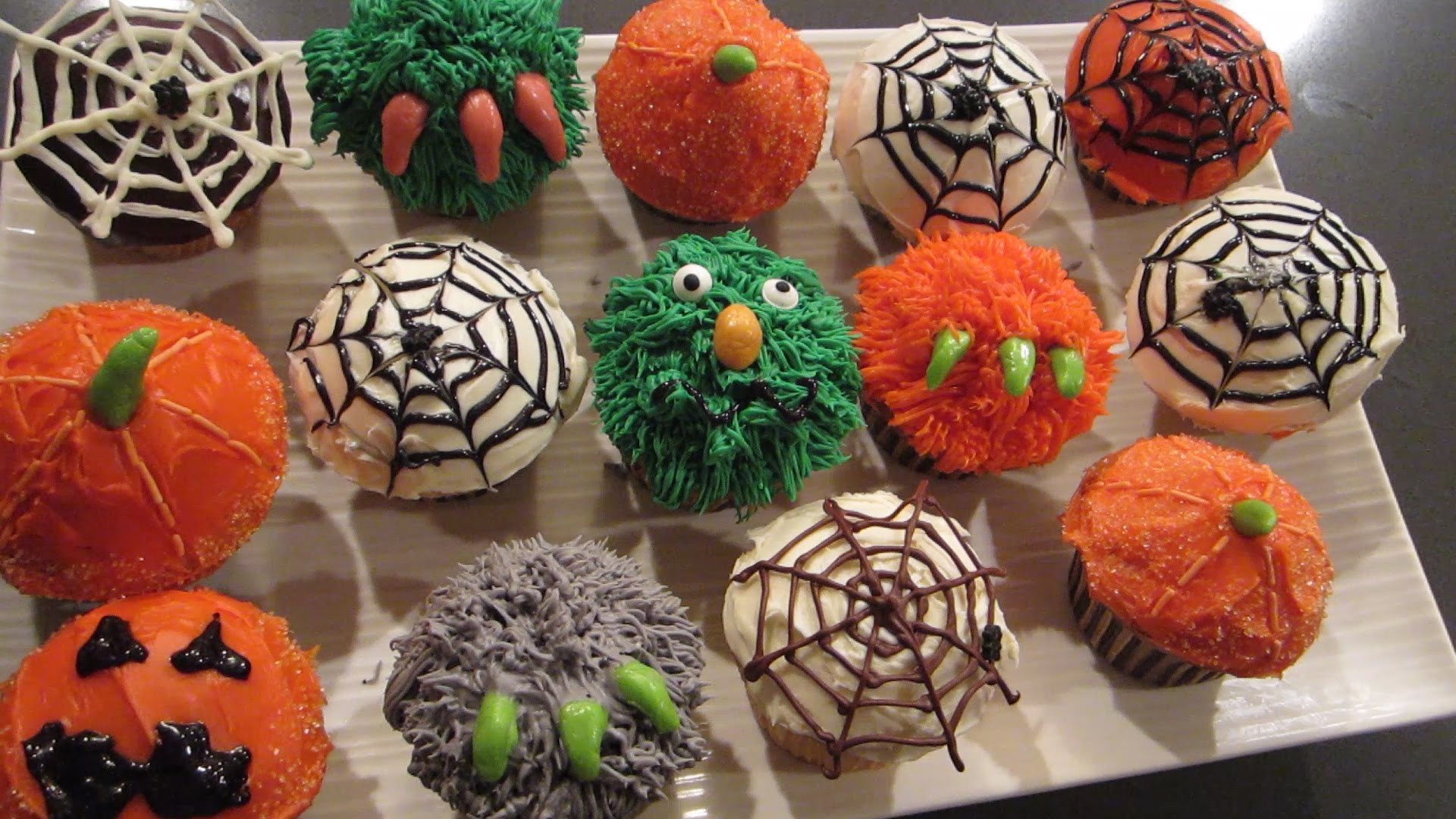 Halloween Cupcakes Decorations
 Top 15 Halloween cupcakes decorating ideas for You