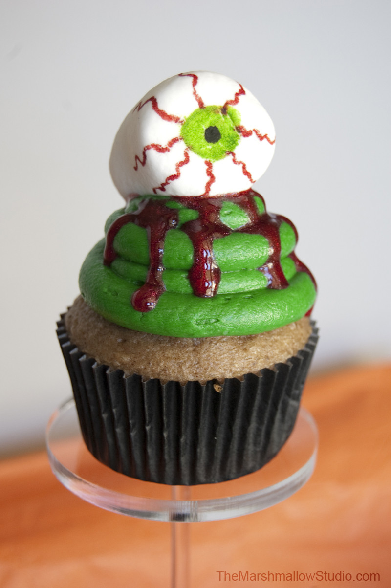 Halloween Cupcakes Toppers
 DIY 10 WAYS TO USE MARSHMALLOWS TO MAKE HALLOWEEN