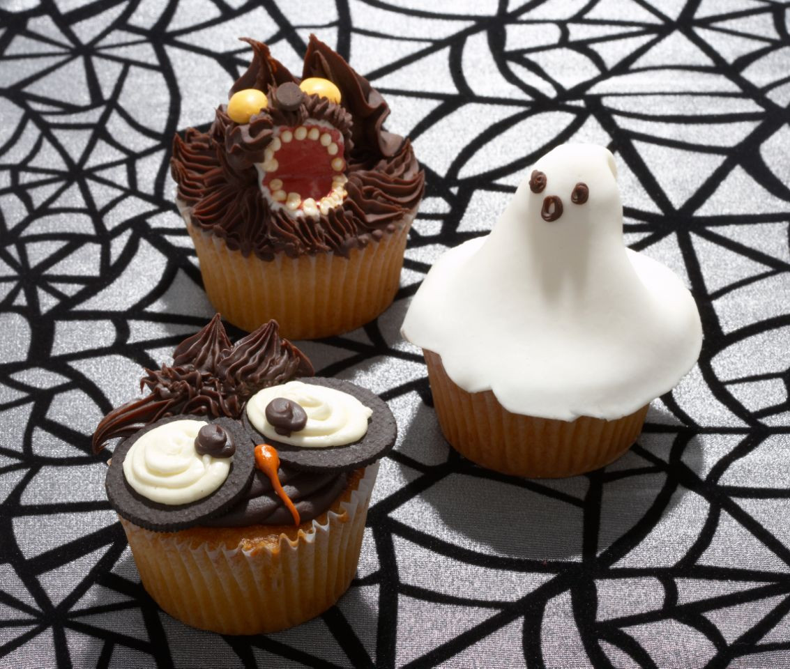 Halloween Desserts Pinterest
 Trick or Treat The Cutest and Spookiest DIY Halloween