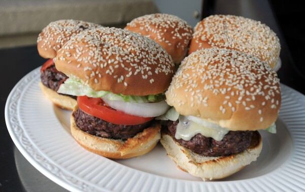 Hamburgers On The Grill
 How to Cook Hamburgers on a Grill