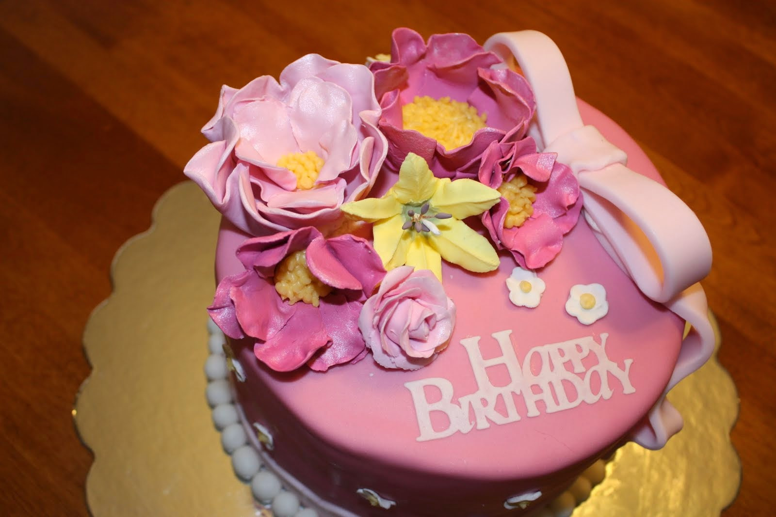 Happy Birthday Flowers And Cake
 Picture Birthday Flowers Beautiful Flowers