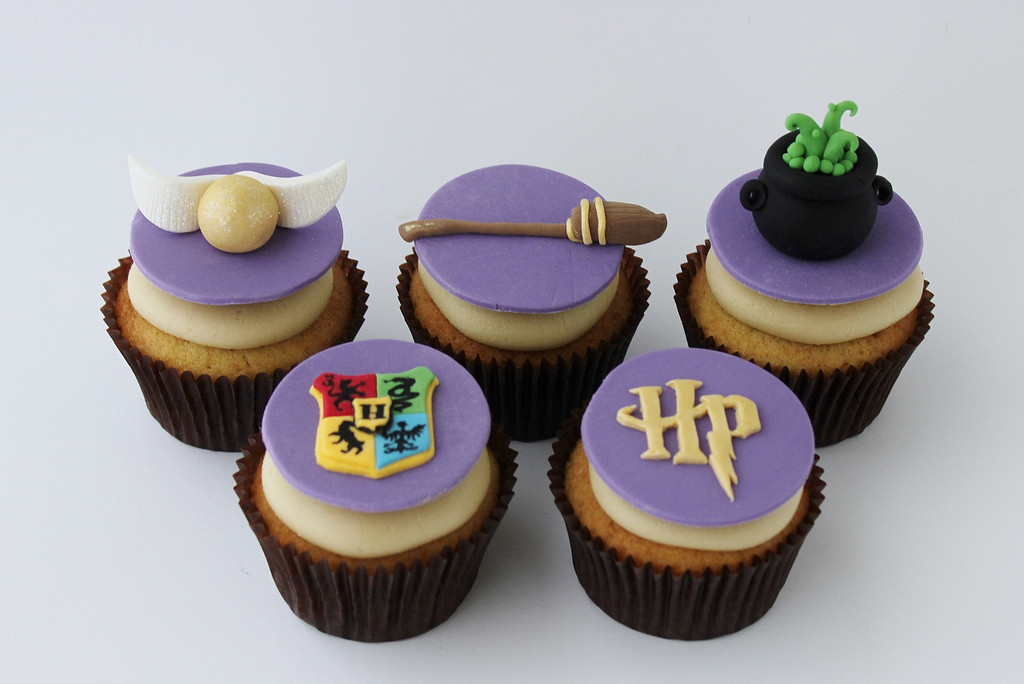 Harry Potter Cupcakes
 Lydia Bakes Harry Potter Butterbeer Cupcakes