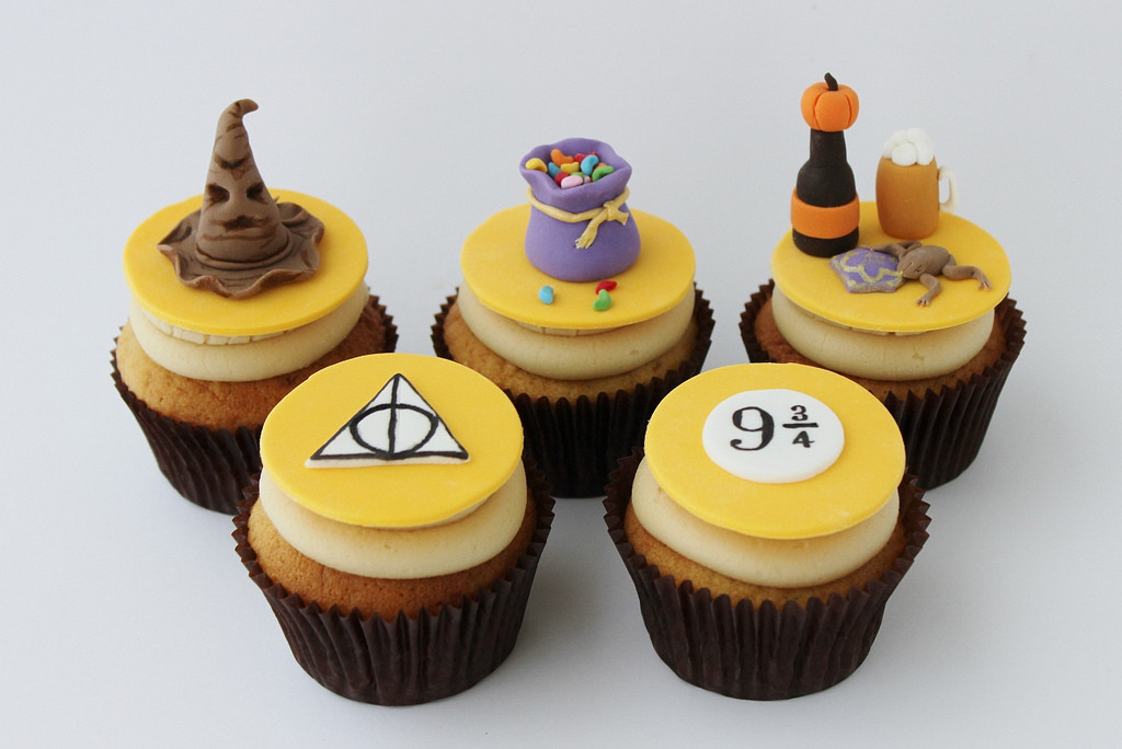 Harry Potter Cupcakes
 Lydia Bakes Harry Potter Butterbeer Cupcakes