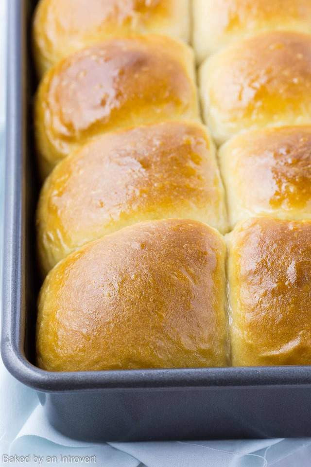 Hawaiian Dinner Rolls
 The Best Hawaiian Sweet Rolls