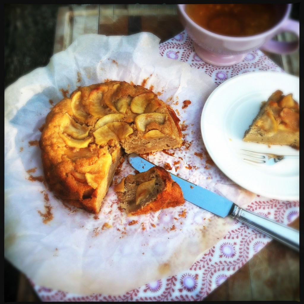 Healthy Apple Cake
 Healthy apple cake