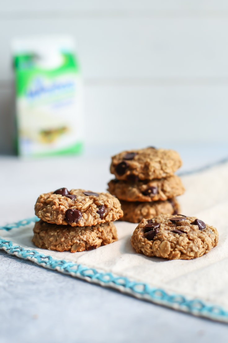 Healthy Peanut Butter Oatmeal Cookies
 Healthy Peanut Butter Oatmeal Cookies with Chocolate Chips