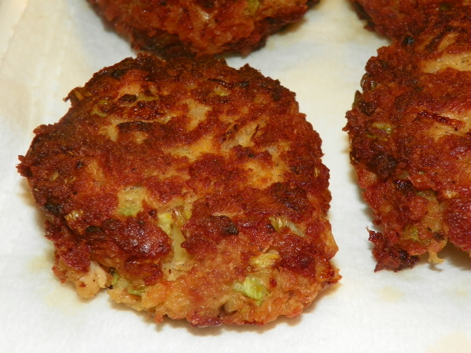 Healthy Salmon Patties
 designer bags and dirty diapers Salmon Cakes