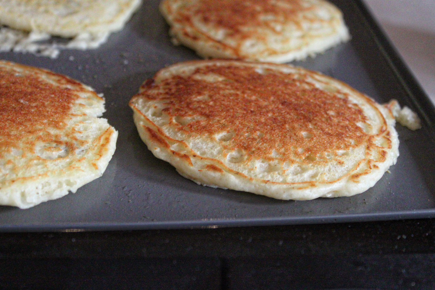 Homemade Buttermilk Pancakes
 Homemade Buttermilk Pancakes – Simple fort Food