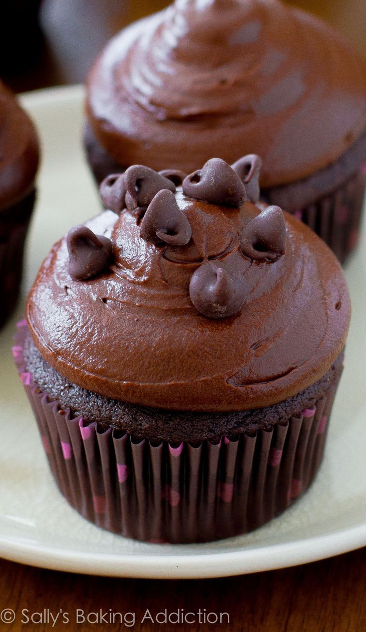 Homemade Chocolate Cupcakes
 dark chocolate frosting recipe ghirardelli