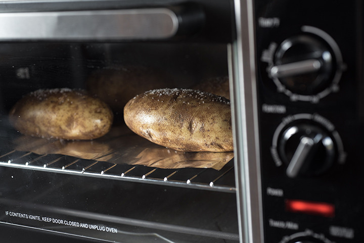 How Long To Bake A Potato At 375
 How to Bake a Potato in an Oven Perfect and Fast