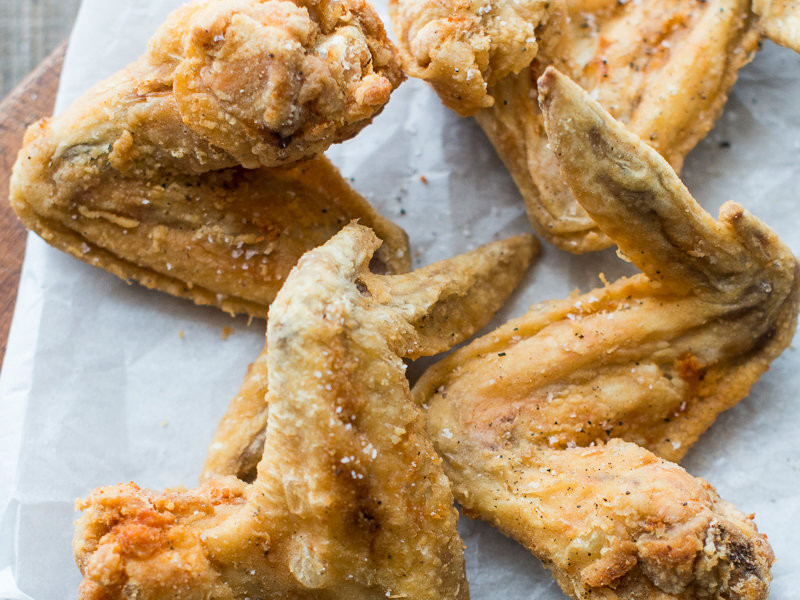 How Long To Deep Fry Chicken Wings
 Crispy Chicken Wings Recipe Todd Porter and Diane Cu