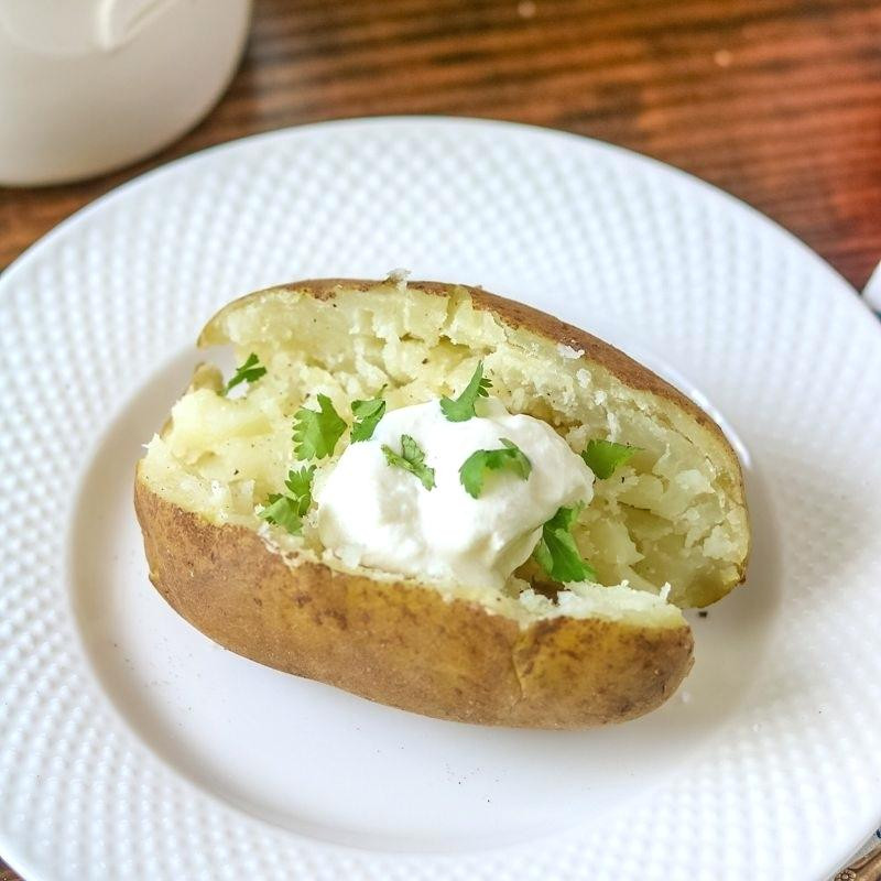 How Long To Microwave A Baked Potato
 Bake With Steam How To Cook Fluffy Baked Potatoes In The