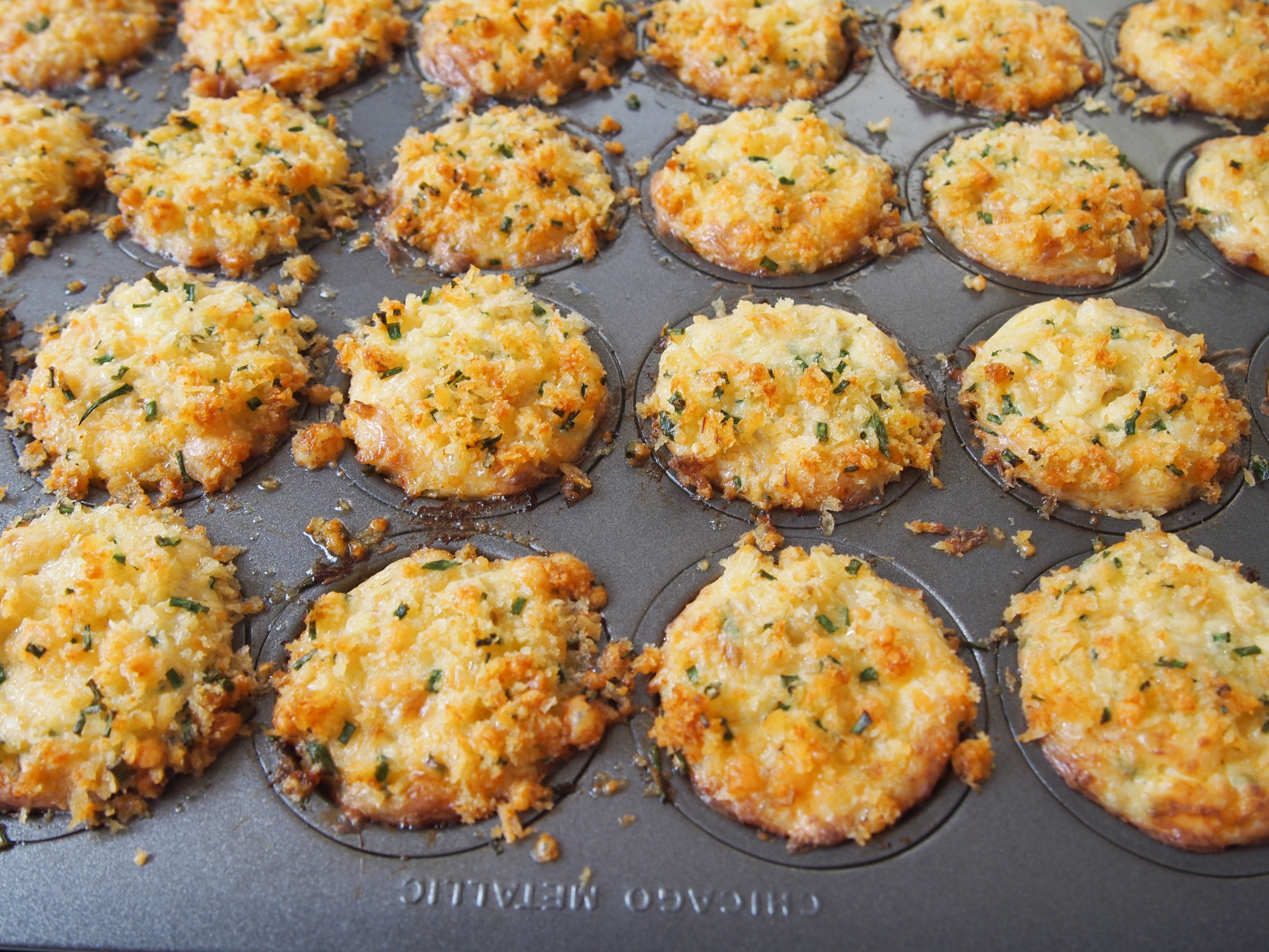 How To Bake Crab Cakes
 Baked Mini Crab Cakes – The Perfect Way to Kick off New