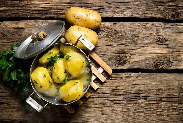 How To Boil A Potato
 How Long Do Potatoes Take To Boil And How You Should Cook