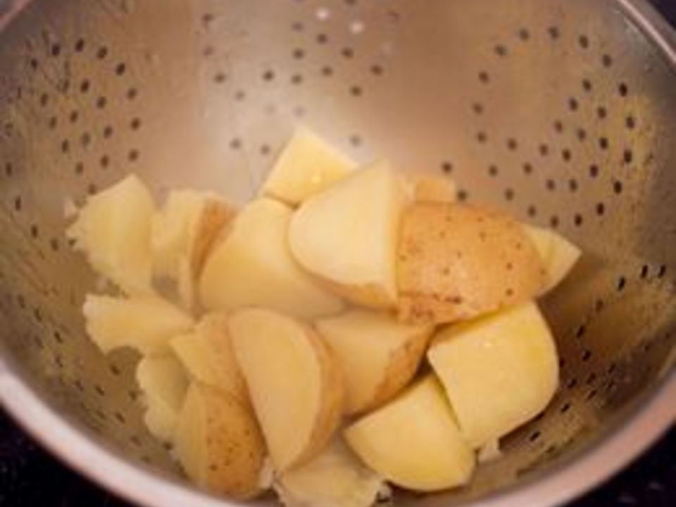 How To Boil A Potato
 How to Boil Potatoes in a Microwave Oven