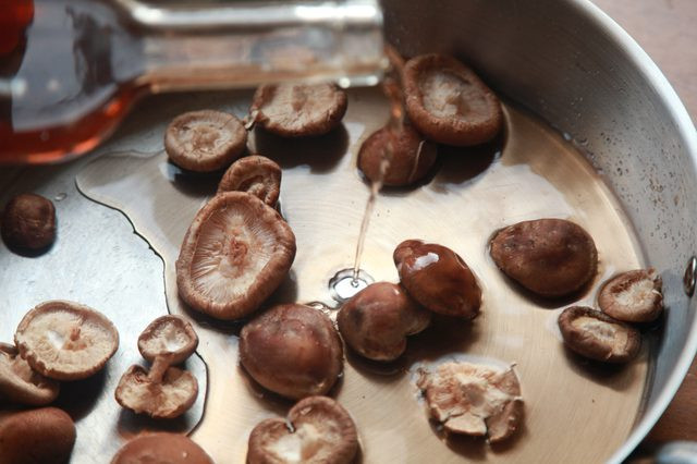 How To Cook Shiitake Mushrooms
 How to Cook Shiitake Mushrooms