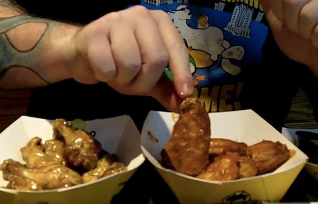 How To Eat Chicken Wings
 How To Eat A Chicken Wing With e Hand