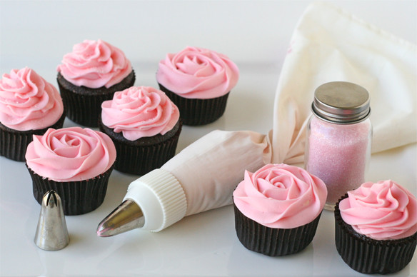 How To Frost Cupcakes
 Cupcake Monday How To Frost Cupcakes with a Beautiful